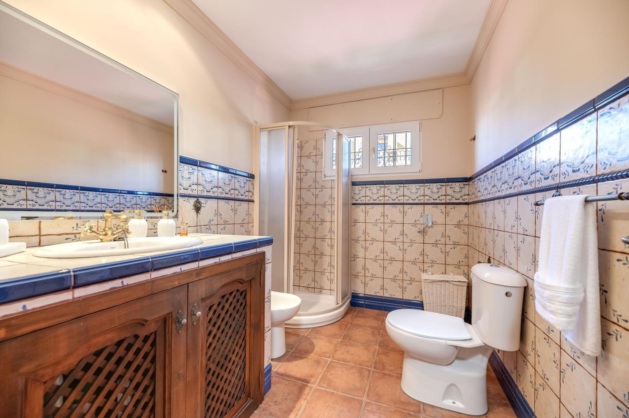 Apartment Classic 5 Bdrm Andalucian W Pool & Sea View