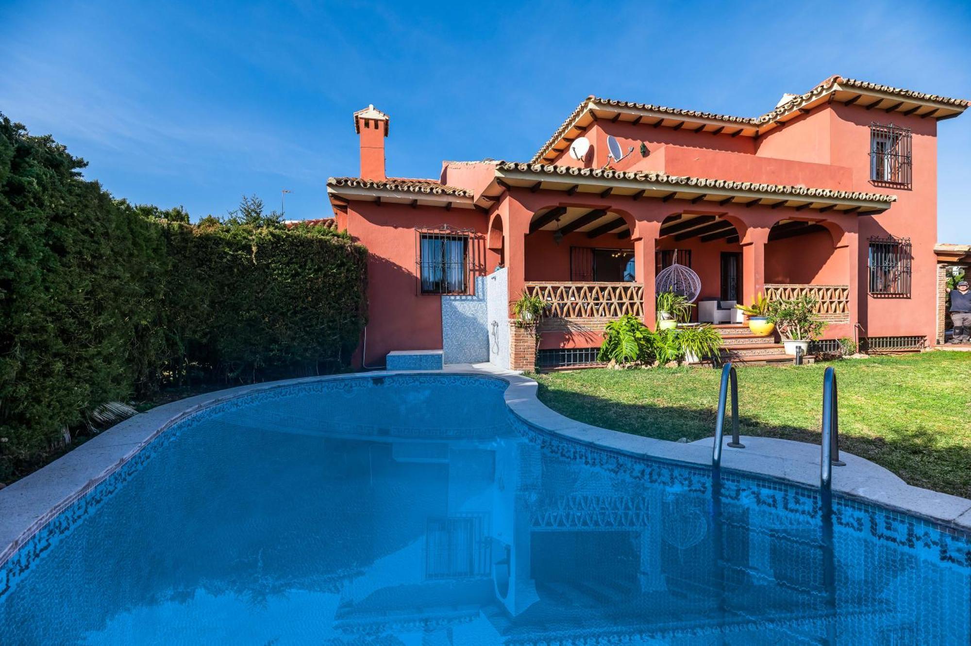 Apartament Classic 5 Bdrm Andalucian W Pool & Sea View Marbella